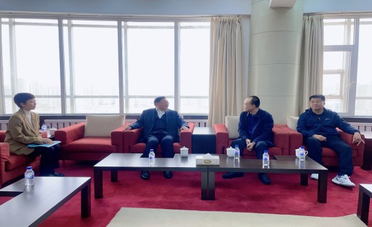 1.董事長(zhǎng)與湖西街道書記張兵、主任劉鳳俊親切交談_副本.jpg